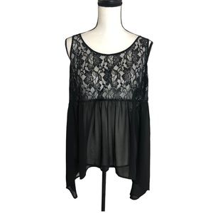 Torrid black top with lace Sz 0 plus